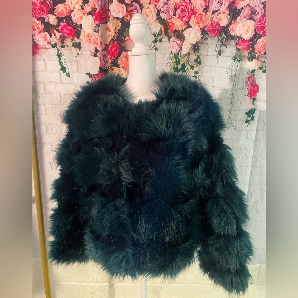 Luxurious Faux Fur Jacket in Deep Green/ Teal